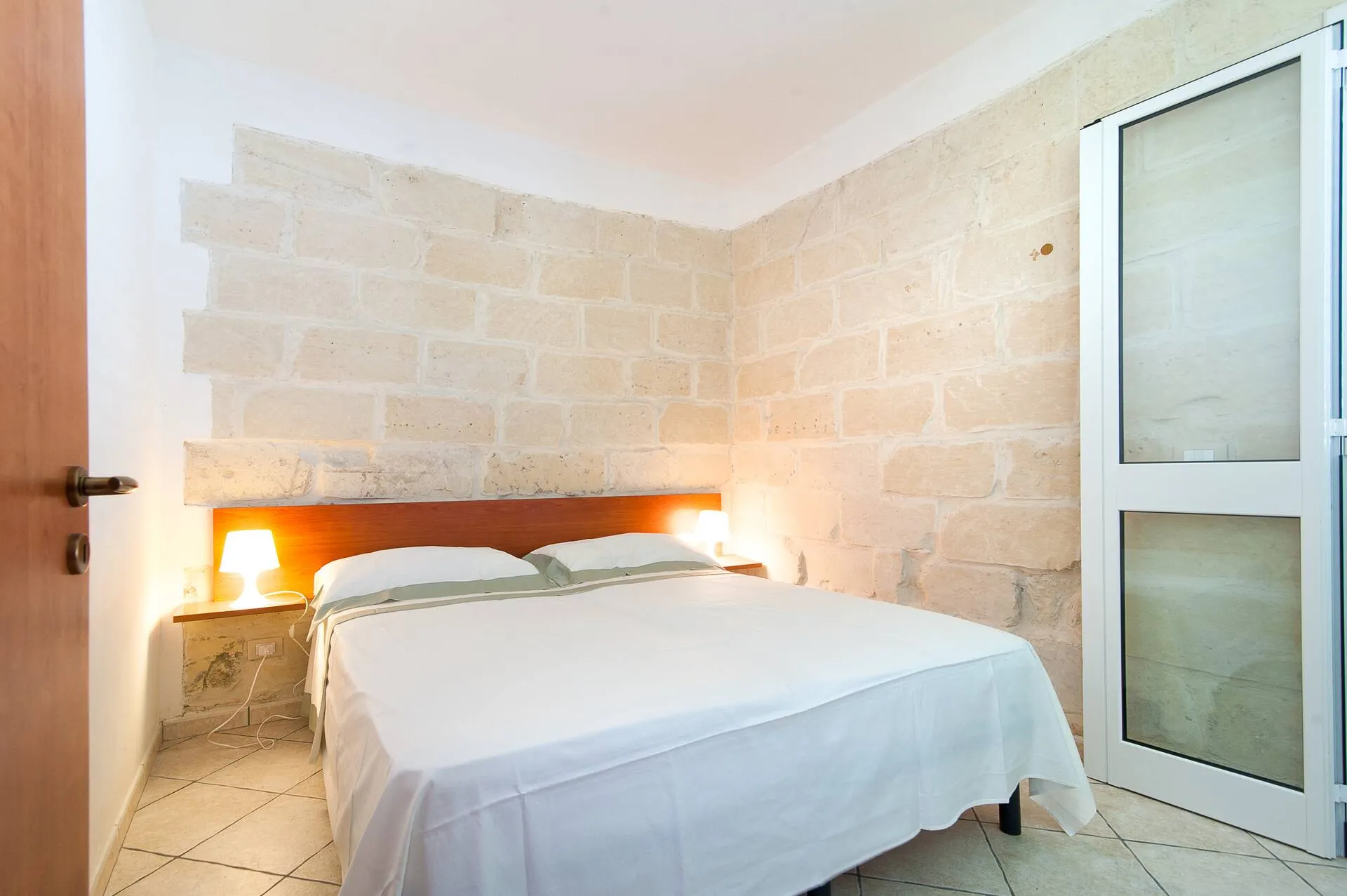 Zone intérieure de l’appartement deux pièces en pierre de Lecce