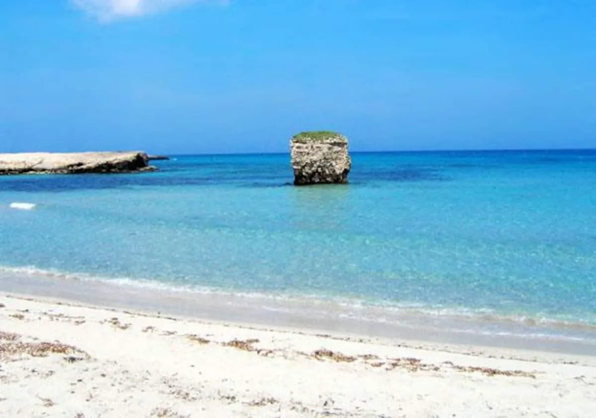 Plage de sable dans le Salento