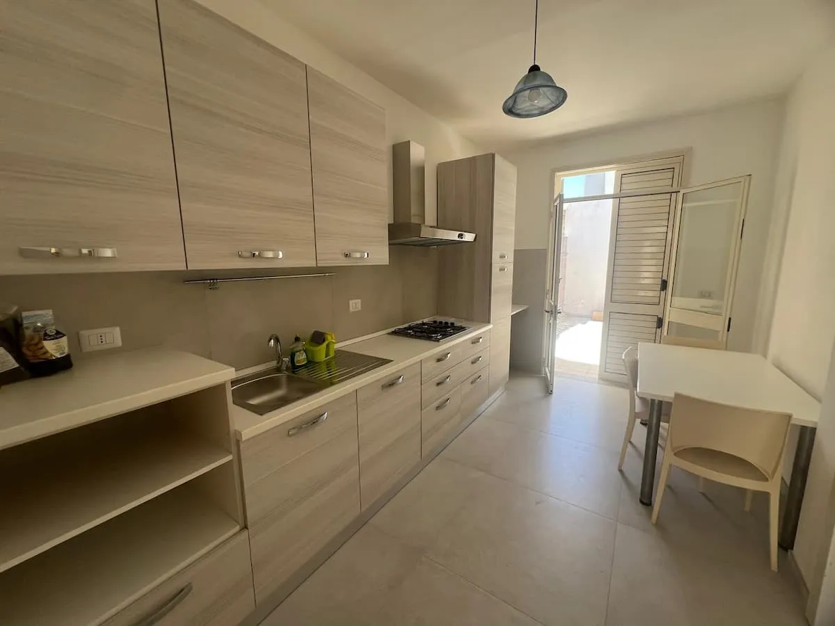 Chambre ou espace intérieur de l’appartement de trois pièces à San Foca